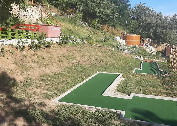 Bobita Haza * Eplény