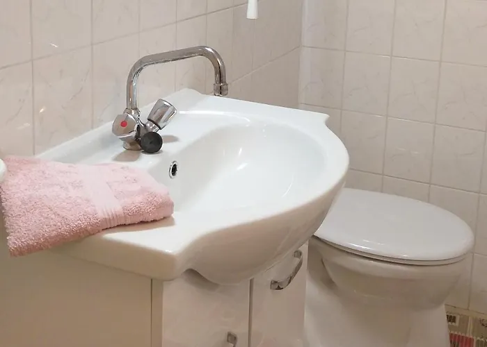 Bobita Haza * Eplény